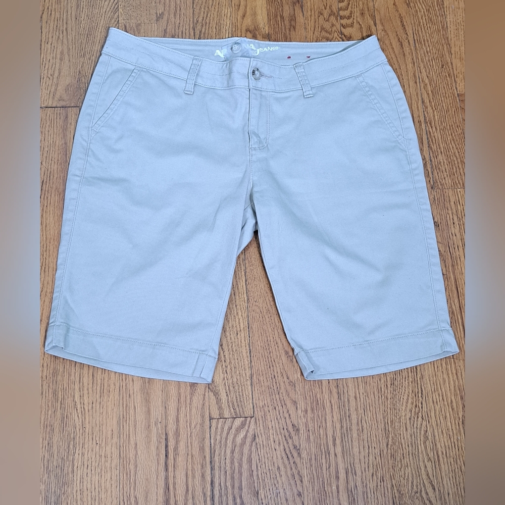 Arizona Bermuda Light  Khaki Shorts Sz.13 Juniors NWOT